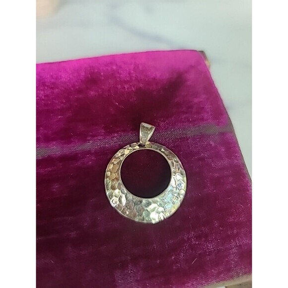 925 Hammered Circular Pendant Vintage - Picture 2 of 10